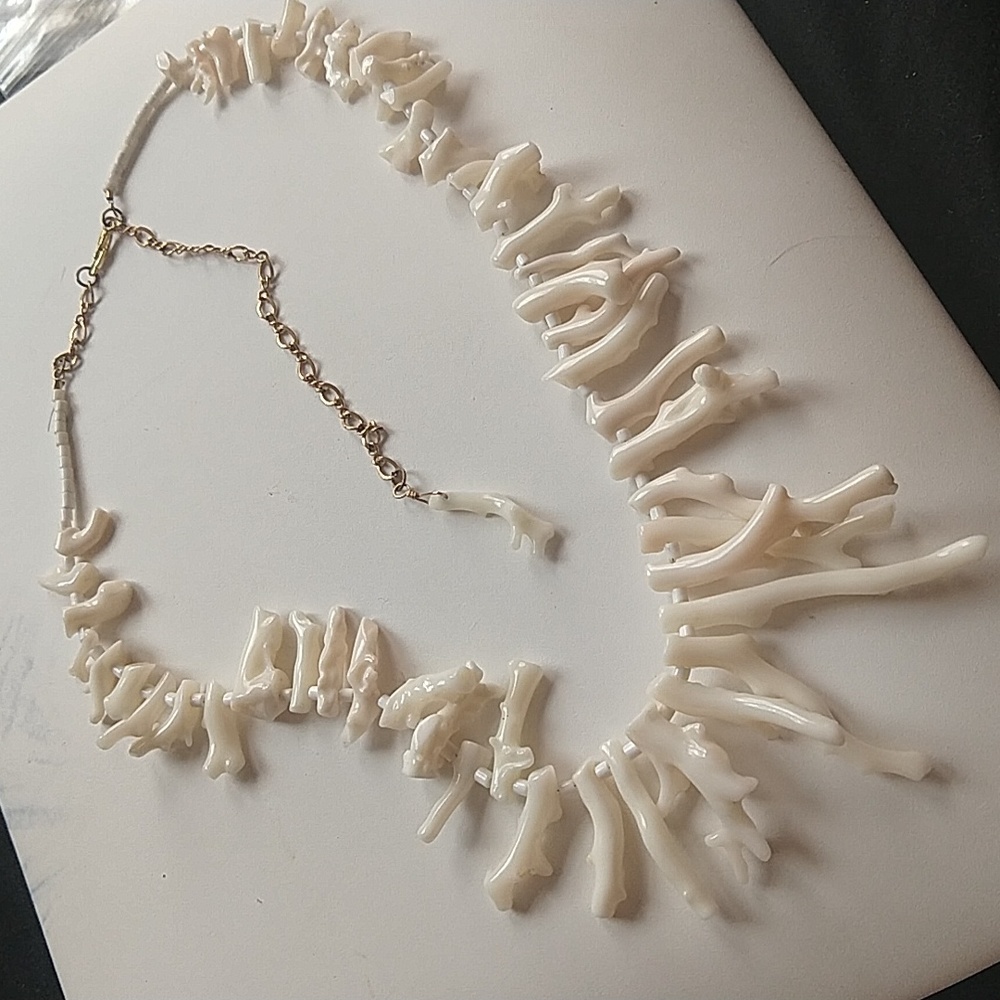 Genuine branch coral white vintage necklace collar adjustable gold tone clasp - Picture 1 of 17